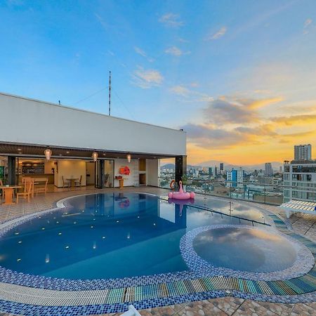 Merry Land Hotel Da Nang Bagian luar foto