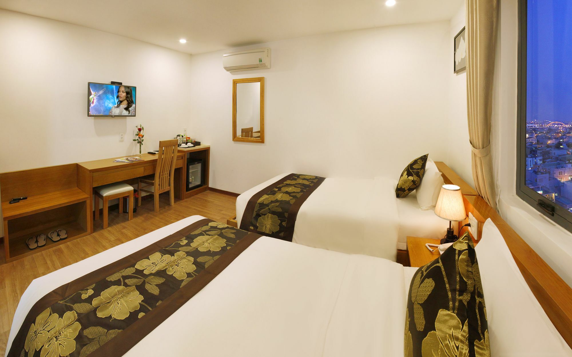 Merry Land Hotel Da Nang Bagian luar foto